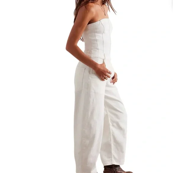 We The Free People NWOT Je Suis Pret Barrel Jumpsuit Size Large White Denim Zip - Picture 3 of 15